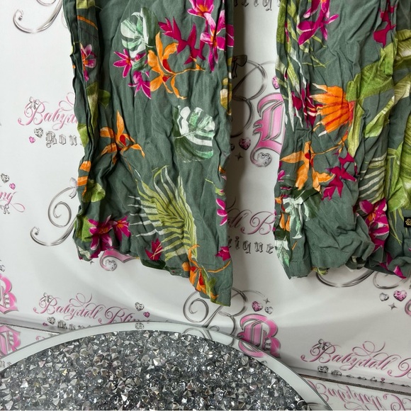 La Vie En Rose pants tropical floral flowers tropics Green Floral Pants - Picture 3 of 6